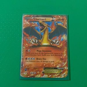 2014 Charizard EX Black Star Promo XY17 ( damaged )